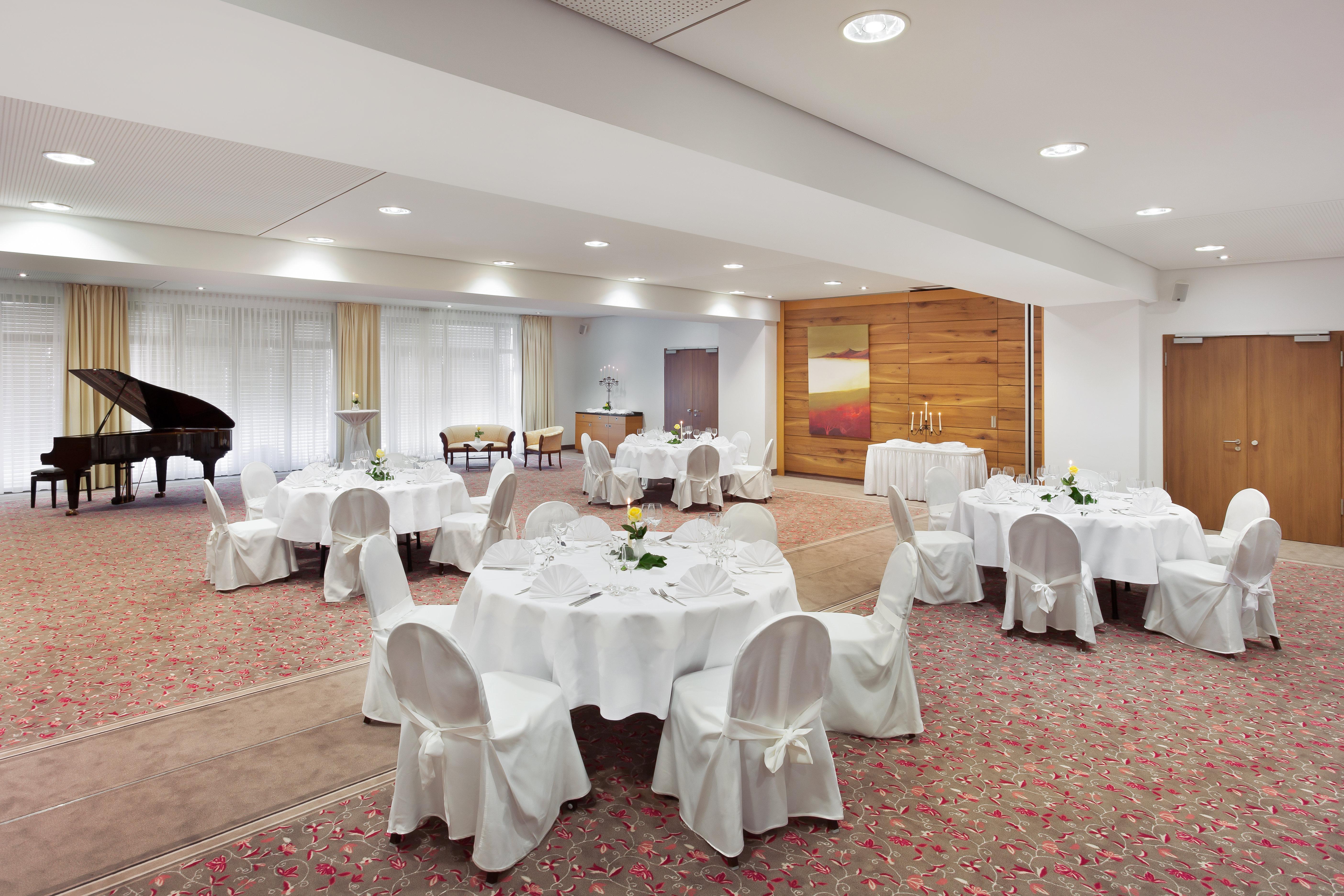 Centre, An Ihg